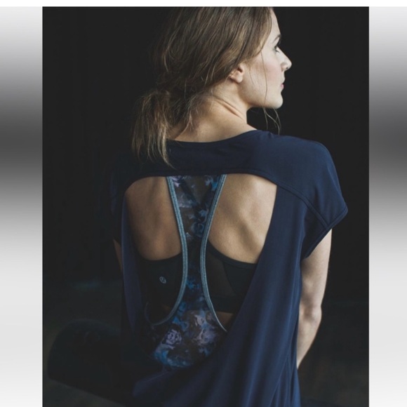 Lululemon If You're Lucky Short Sleeve Tee Naval Blue Yoga Shirt - Picture 1 of 6